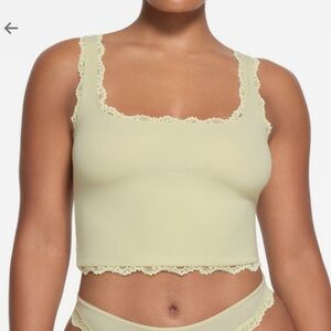 SKIMS Fits Everybody lace tank in Sage